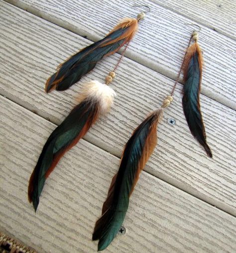 Crow Feather, Painted Feathers, Extra Long Earrings, Peacock Feather Earrings, Festival Ideas, Long Chain Earrings, Beading Inspiration, Rooster Feathers, Diy Jewlery