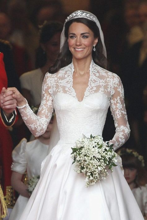 Princess Kate Wedding Dress, Kate Wedding Dress, Kate Middleton Wedding Dress, Düşes Kate, Middleton Wedding, William E Kate, Looks Kate Middleton, Estilo Kate Middleton, Wedding Evening Gown