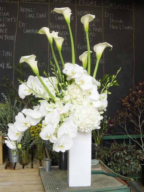 Calla Lily Centerpieces, Tall Floral Arrangements, Calla Lily Wedding, Bridal Bouquet Flowers, Orchid Arrangements, Tall Centerpieces, Yoga And Meditation, Yoga Classes, Art Deco Wedding