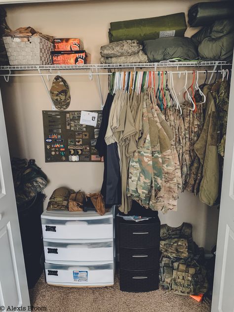 #military #army #marines #coastguard #navy #airforce #militarycloset #armycloset #marinecloset #coastguardcloset #navycloset #airforcecloset #militaryclosetorginaztion #organization Army Closet Organization, Military Gear Storage, Wall Clutter, Gear Storage, Combat Gear, Army Uniform, Military Gear, Military Army, Bedroom Designs