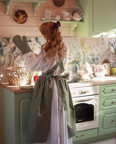 Apron Aesthetic, Trad Wife Aesthetic, Housewife Apron, Cottagecore Life, Happy Housewife, Cottagecore Style, Wife Life, Cottagecore Aesthetic, Anne Of Green Gables