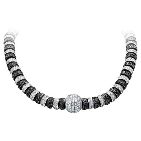 Colored Diamond Jewelry, White Diamond Necklace, Total White, Choker Collar Necklace, Black Diamonds, Choker Collar, Black Necklace, Green Emerald, White Diamonds