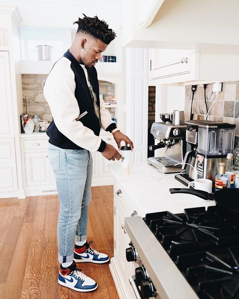 Complex Sneakers on Twitter: ".@jimmybutler heading out in @unionlosangeles x Air Jordan 1s.… " Men Air Jordan Outfits, Men’s Jordans Outfit, Air Jordan Outfits Men Fashion, Jordan Sneakers Outfit Men, Jordan 1 Style Men, Nike Air Jordan Outfit Men, Jordan 1 Outfit Men Streetwear, Jordan Shoes Outfit Men, Jordan 1 Fits