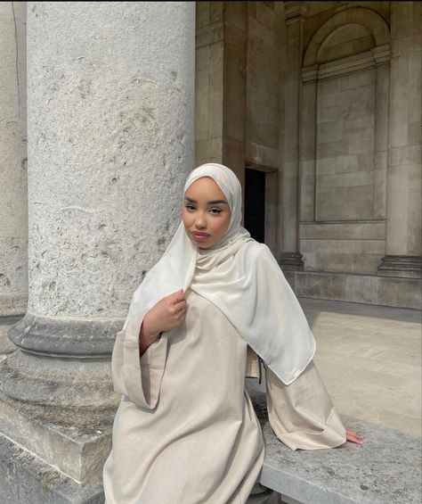 Hijabi Casual Outfits, Ego Clothing, Summer Abaya, Hijabi Lifestyle, Linen Abaya, Abaya Outfits, Modest Long Dresses, Modest Outfits Muslim, Modest Winter Outfits