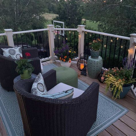 Small Deck Table And Chairs, Small Front Deck Decorating Ideas, Small Upper Deck Ideas, Small Deck Seating Ideas, Outdoor Small Deck Ideas, Small Deck Design Ideas, Upper Deck Decorating Ideas, Small Outdoor Deck Decorating, Townhouse Deck Ideas