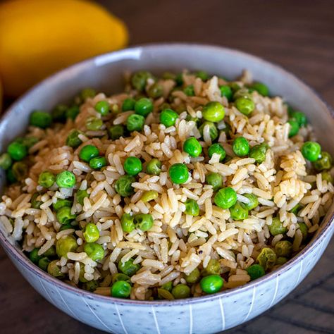 Brown Rice Risotto, Rice Risotto, Vegetable Risotto, Brown Rice Recipes, Rice And Peas, Diced Chicken, Risotto Recipes, Eat Smart, Frozen Peas