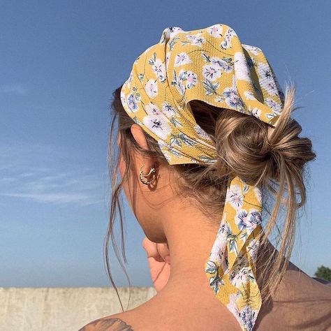 Braided Scarf, Bandana Styles, Greasy Hair Hairstyles, Work Hairstyles, Hairstyle Look, Hairstyle Inspo, Bandana Hairstyles, Hair Scarf, Summer Hair