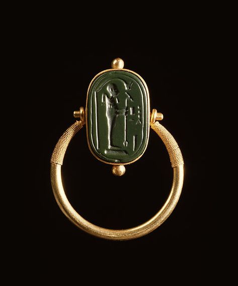 Egyptian Ring, Egypt Jewelry, Ancient Egyptian Jewelry, Ancient Jewels, Roman Jewelry, Historical Jewellery, Long Pearl Necklaces, Green Jasper, Antique Gold Jewelry