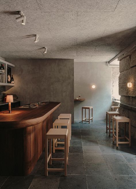 YinjiSpace - Interiors Madrid Restaurants, Peruvian Restaurant, Granite Table, Cosy Interior, Alabaster Lamp, Small Lamps, Lime Paint, Room Corner, Wood Stool