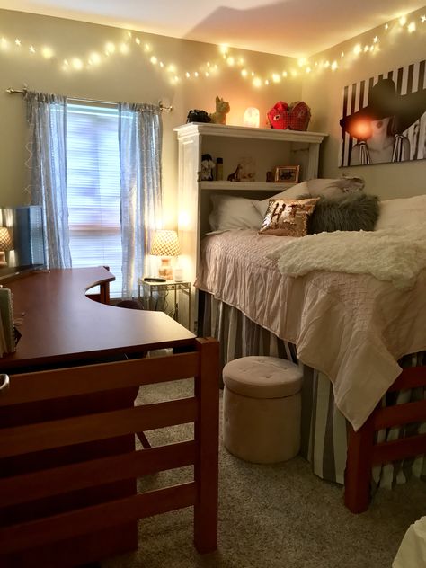 University of Arkansas Northwest Quads Dorm Room University Of Arkansas Dorm Room, Meaningful Rose Tattoos, Arkansas Dorm Room, Quad Dorm Room Ideas, Dorm Room University, Dorm Vibes, Quad Room, Dormitory Room, Door Room