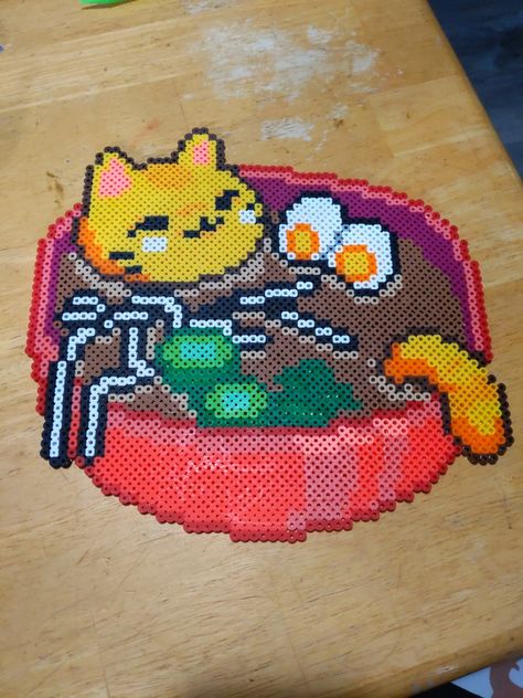 Red bowl with ramen in it and a cat in the broth Ramen Perler Beads, Gudetama Perler Beads, Perler Bead Door Hanger, Hammer Beads, Bead Templates, Easy Perler Bead Patterns, Kandi Kid, Pearl Beads Pattern, Beads Art