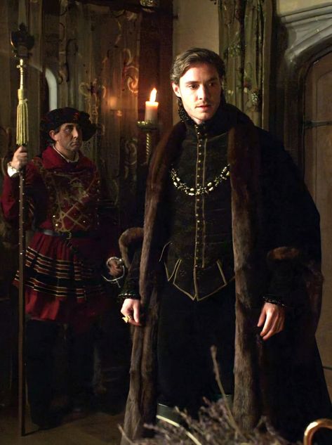 Edward Seymour Played by Max Brown - The Tudors Edward Seymour, The Tudors Costumes, Max Brown, Tudor Fashion, Tudor Costumes, Tudor Era, The Tudors, King Henry Viii, Costume Drama