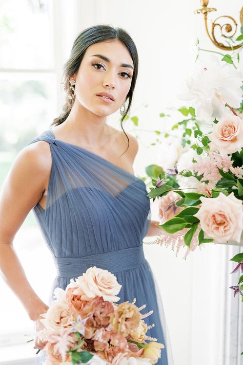 Blue Wedding Dress Royal, Blue Wedding Gowns, Wedding Entourage, Modern Bridesmaid, Tulle Bridesmaid, Fall Bridesmaid Dresses, Bridesmaid Colors, Colorful Dresses Formal, Dusty Blue Bridesmaid Dresses