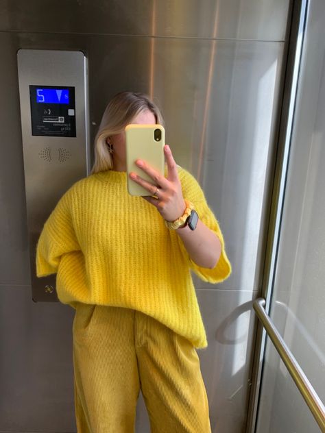 Yellow Winter Outfits, Yellow Monochromatic Outfit, Yellow Fall Outfits, Yellow Monochrome Outfit, Yellow Aesthetic Outfit, Yellow Outfit Aesthetic, Coolest Outfits, Corduroy Fashion, October Aesthetic