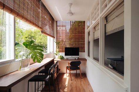 8 Fab Interiors That Breathe Life Into Old Tiong Bahru Homes Modern Colonial Home, Tiong Bahru, Indian Room, Old Homes, Asian Homes, Mid Century Living Room, Exposed Brick Walls, Interior Renovation, The Balcony