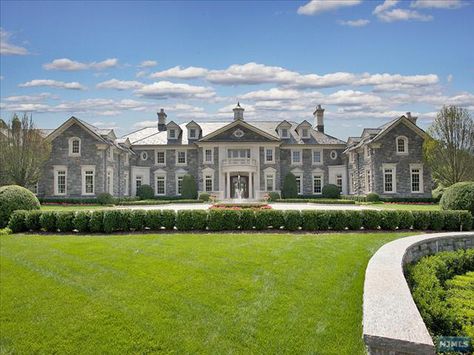 front Hampton Estates, Stone Mansion, Dream Mansion, Mega Mansions, Rich Home, Large House, Mansions For Sale, Chateau France, Expensive Houses