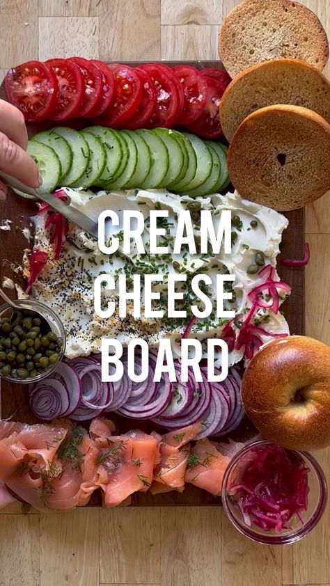 Bagels And Cream Cheese Ideas, Bagel Cream Cheese Board, Cream Cheese Boards Ideas, Breakfast Butter Board, Cream Cheese Butter Board Ideas, Cream Cheese Charcuterie Board, Bagel Charcuterie Board Ideas, Cream Cheese Board Ideas, Cream Cheese Boards