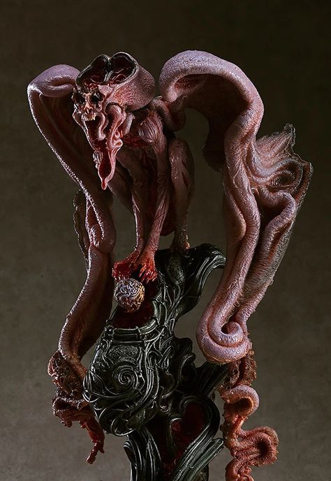 Takayuki Takeya's "Cthulhu" The Iron Giant, Dimensional Art, Fairy Figurines, Human Skull, Animal Figures, Cthulhu, Creature Art, Dark Fantasy Art, Aliens