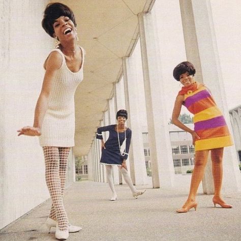 MOONSEYE on Instagram: “Feeling inspired by all of these mod fits. 📸 Martha and the Vandellas 🤍 . . . . . . . . . #marthaandthevandellas #marthareeves #atomicage…” 70s Black Women, Martha Reeves, 60s Girl, Swinging Sixties, Pop Hits, Feeling Inspired, Glad Rags, Smart Auto, Vintage Classics