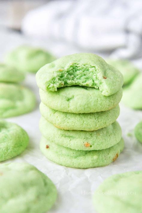 Deliciously chewy with a nutty flavor, these Pistachio Pudding Cookies are a perfect treat for pistachio lovers! Gelatin Desserts, Green Cookies, Pistachio Pudding Cookies, Pistachio Muffins, Meltaway Cookies, Chocolate Chip Pudding, Chocolate Chip Pudding Cookies, Pistachio Recipes, Pistachio Cookies