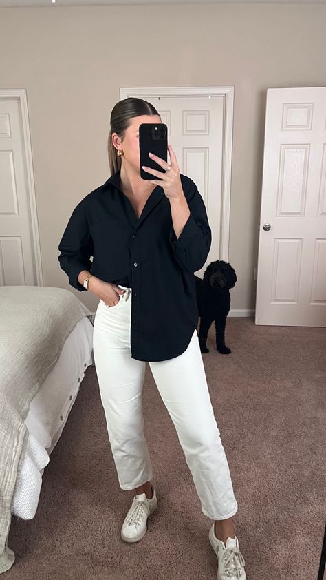 Simple Business Casual Outfits With Sneakers, Casual Work Attire With Sneakers, Teachers Casual Outfits, Summer Outfit For Work Casual, La Business Casual Outfits, Blundstone Business Casual Outfit, Sneakers Teacher Outfit, Chino Outfits Women's, Classic Outfits Midsize