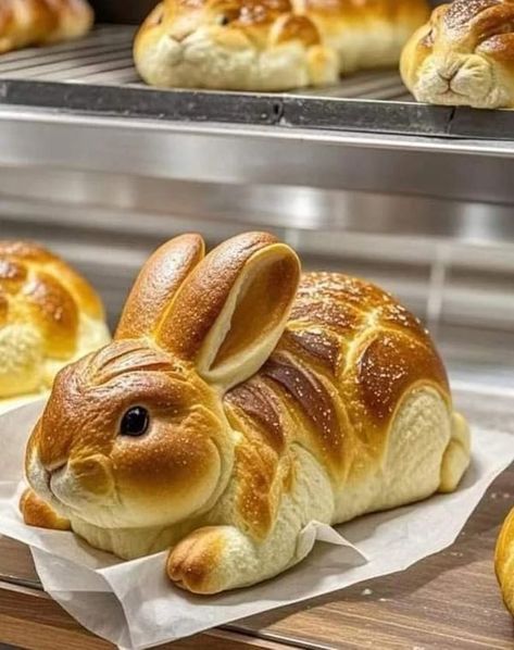 Animal Shaped Foods, Bunny Bread, Food Sculpture, Bread Shaping, Bread Art, Amazing Food Art, Food Facts, Easter Recipes, Food Presentation