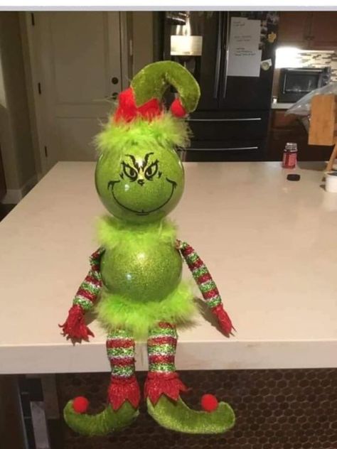 Grinch Centerpiece, Grinchmas Party, Grinch Ideas, Diy Grinch, Grinch Stuff, Grinch Crafts, Horror Dolls, Grinch Trees, Christmas Party Ideas