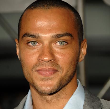 men with Dark Green Eyes | Actor Jesse Williams has pale aqua green eyes that look blue when he ... Dr Avery, Famous Black People, Jessie Williams, Jackson Avery, Jesse Williams, Most Beautiful Eyes, Black Actors, Famous Black, Gorgeous Eyes