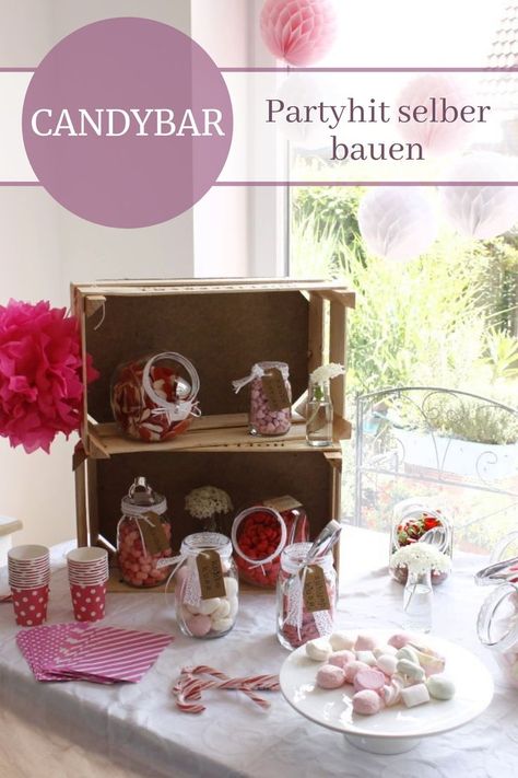 Candybar Ideen: Hochzeit, Geburtstag oder eine Gartenparty sind klassische Candybar Locations. Ideen wie man eine Candybar selber machen bzw. gestalten kann, gibt es hier. Das Candybar DIY ist klassisch in Rot- und Rosatönen gehalten, aber dennoch abwechslungsreich. Cheap Reception Ideas, Candybar Diy, Small Country Weddings, Small Engagement Party, Backyard Wedding Ceremony, Small Backyard Wedding, Romantic Wedding Venue, Preparing For Marriage, Romantic Garden Wedding