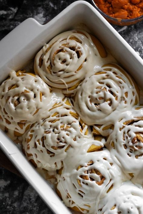 Cinnamon Maple Cream Cheese Frosting: The Perfect Topping for Fall Desserts Maple Cream Cheese Icing, Pumpkin Spice Cinnamon Rolls, Maple Cream Cheese Frosting, Pumpkin Crisp, Cinnamon Rolls From Scratch, Maple Cream Cheese, Pumpkin Pie Bars, Maple Cream, Cinnamon Rolls Recipe