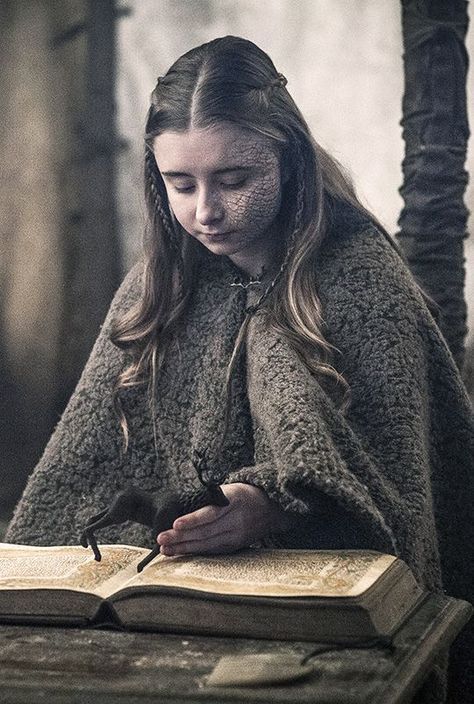 Princess Shireen Shireen Baratheon, Medici Masters Of Florence, Game Of Thrones Costumes, Game Of Thrones Series, Game Of Thrones 3, Game Of Thrones Tv, Got Characters, The North Remembers, Game Of Thrones Funny