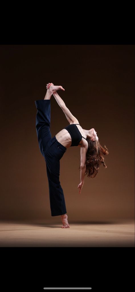 Tap Dance Photoshoot, Dance Street Photography, Dance Action Shots Jumps, Cool Dance Poses Picture Ideas, Dance Outfits Aesthetic, Dance Poses For Pictures Photo Shoots, Contemporary Dance Photography Poses, Modern Poses, Dance Photoshoot Ideas