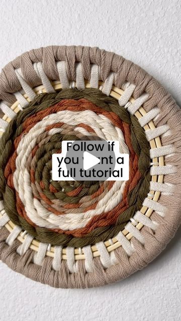 Round Weaving, Circular Weaving, Macrame Tutorials, Coiled Baskets, Fiber Artist, Macrame Tutorial, You Want Me, Macrame Diy, Hoop Art