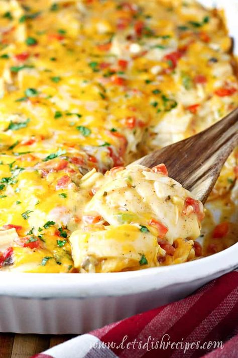 King Ranch Chicken Casserole Southwest Casserole, Chicken Casserole Recipes, Best Chicken Casserole, King Ranch Chicken Casserole, Chicken Peppers, King Ranch Chicken, Easy Chicken Casserole Recipes, Chicken Fajita Casserole, Yummy Casserole Recipes