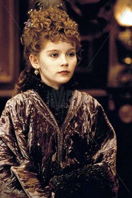 Kirstin Dunst as Claudia in Interview with a Vampire Lestat And Louis, Sandy Powell, Queen Of The Damned, 6 July, The Vampire Chronicles, Vampire Movies, Interview With The Vampire, Kirsten Dunst, Movie Costumes