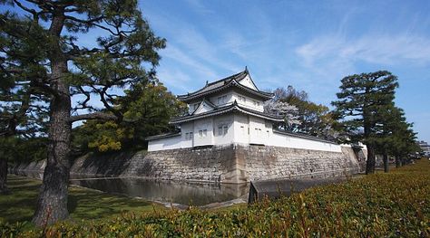 Nijo Castle (Nijojo) Minecraft Japanese House, Building References, Japanese Castles, Sengoku Jidai, Kyoto Travel Guide, Tokugawa Ieyasu, Nijo Castle, City Bus, Japan Guide