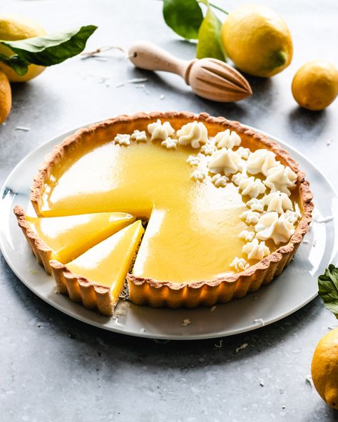 Vegan Lemon Tart Recipe, Gluten Free Lemon Tart, Vegan Gluten Free Baking, Gluten Free Melomakarona, Gluten Free Dairy Free Tart, Vegan Lemon Pie, Gluten Free Tarts, Vegan Tarts Desserts, Vegan Lemon Tart