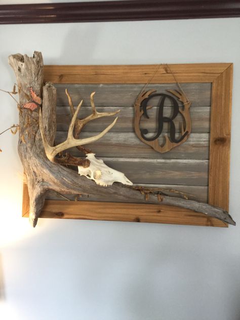 European Deer Mount Ideas, European Deer Mount, Skull Mount Ideas, European Mount Ideas, Deer Mount Decor, Draw Wolf, Deer Skull Decor, Deer Mount Ideas, Deer Hunting Decor