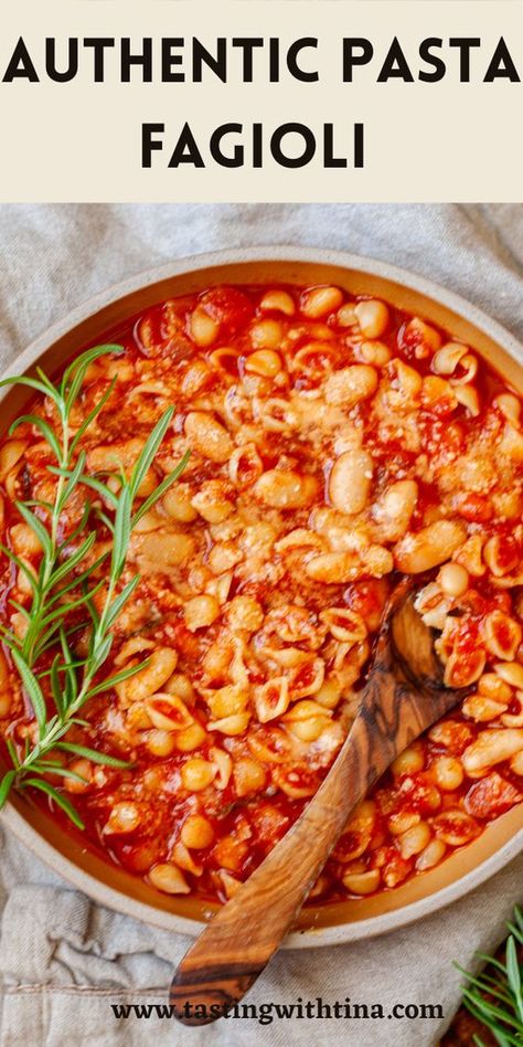 This authentic pasta fagioli recipe is the only one you'll ever need! This super easy soup recipe is done in 30 minutes and only has four steps. Pasta And Fagioli Italian, Rigatoni Soup Recipes, Pasta Fasul Recipe, Pasta Fagioli Authentic, Authentic Pasta Fagioli, Vegetarian Pasta Fagioli, Pasta Fagioli Soup Recipe, Authentic Pasta, Pasta Side