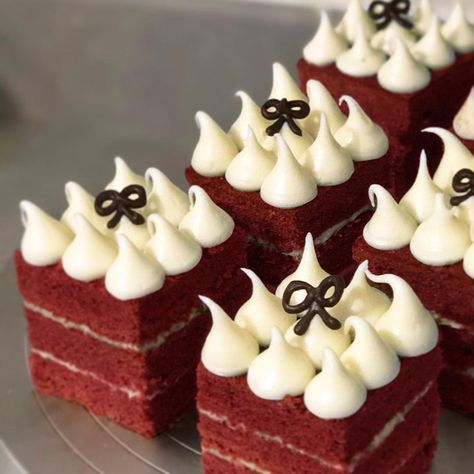 Apron4Two on Instagram: “So rich, so tasty, so cakey! Red Velvet mini cakes with small dollops of cream cheese frosting 🤍 . . . #redvelvet #redvelvetcakes…” Red Velvet Small Cake, Small Cake, Red Velvet Cake, Cheese Frosting, Cream Cheese Frosting, Mini Cakes, Frosting, Red Velvet, Cream Cheese