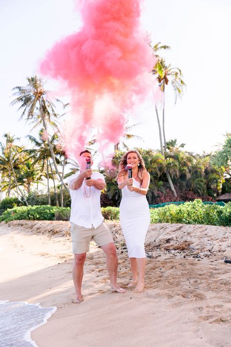 Sunset Gender Reveal, Destination Gender Reveal, Gender Reveal Ideas On The Beach, Gender Reveal Beach Pictures, Gender Reveal On Beach, Gender Reveal At The Beach, Gender Reveal Beach Ideas, Ocean Gender Reveal, Beach Gender Reveal Ideas