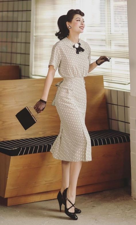 1950 Fashion Women Classy, 1940s Fashion Women Outfits, Vintage Outfits Classy 1950s, 1950 Fashion Women, Vintage Outfits Classy Retro, 1930s Outfits, 1940s Fashion Women, Le Palais Vintage, Vintage Outfits Classy