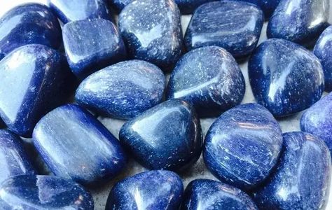 Blue Aventurine Crystals: Complete Guide Aventurine Crystal Meaning, Blue Aventurine Crystal, Aventurine Meaning, Money Drawing, Blue Obsidian, Aventurine Jewelry, Strong Energy, Cleansing Stones, Blue Aventurine