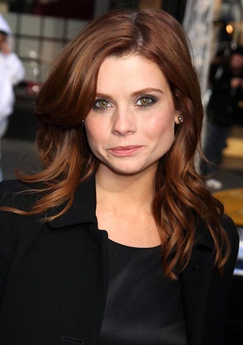 Roux Auburn, Dark Auburn Hair, Joanna Garcia, Auburn Balayage, Hair Color Auburn, Trendy Hair Color, Auburn Hair, Trendy Hair, Hair Color Balayage