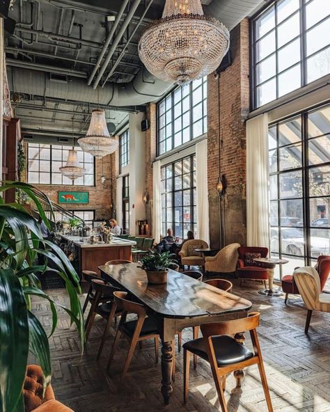 Boston Coffee Shops, Downtown Boston Aesthetic, Boston Photo Ideas, Tatte Boston, Boston Lifestyle, Boston Downtown, Soho House Chicago, Boston Aesthetic, Places In Boston