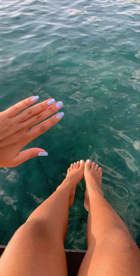 Nails Spring Break 2024, Vacation Pedicure Beach, Best Summer Nails 2024, Pedicure Inspo Summer, Summer 2024 Pedicure, Mani Pedi Aesthetic, Toe Nail Inspo Summer, Vacation Nails And Toes, Beach Short Nails