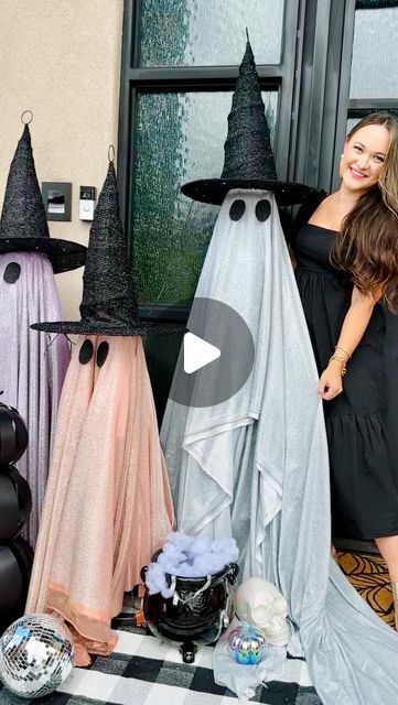 Diy Tomato Cage Ghosts, Tomato Cage Witch Diy, Tomato Cage Witch, Tomato Cage Ghost, Felt Ghost, Ghost Hat, Ghost Eyes, Cheap Diy Halloween Decorations, Cute Ghosts