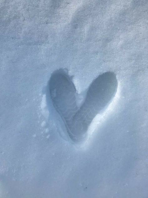 Light Winter Aesthetic, Below Zero Aesthetic, Snowday Aesthetic, Aesthetic Winter Pics, Winter Inspo Pics, Orbiting Jupiter, From Lukov With Love, Lukov With Love, Aesthetic Snow