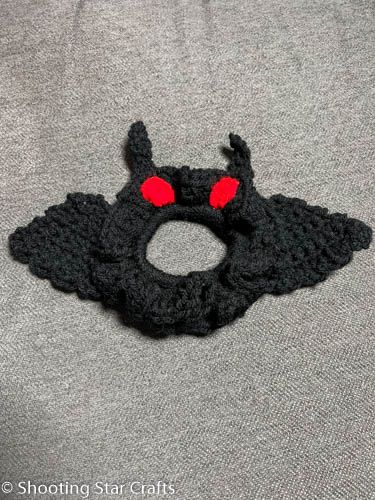 Halloween Crochet Scrunchies, Mothman Hat, Moth Man Crochet Pattern, Mothman Crafts, Free Witchy Crochet Patterns, Mothman Crochet Pattern Free, Mothman Makeup, Creepy Crochet Pattern Free, Cryptid Crochet