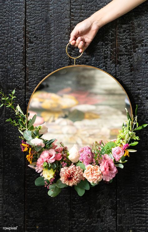 Cute round mirror decorated with flowers | premium image by rawpixel.com / Teddy Rawpixel Flower Mirror Frame, Floral Mirror Frame, Mirror With Flowers, Gold Wallpaper Background, Wedding Mirror, Mirror Frame Diy, Glass Photo Frames, Wedding Invitation Background, Floral Mirror